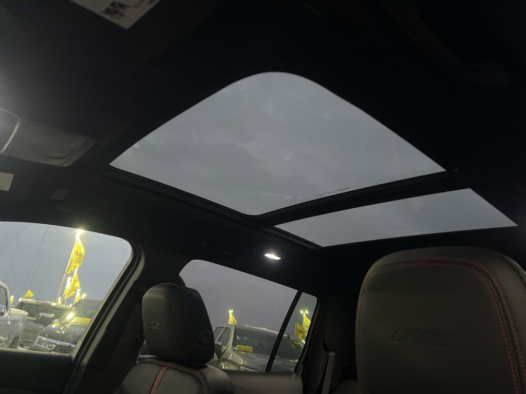 New 2026 Chevrolet Traverse RS image 11