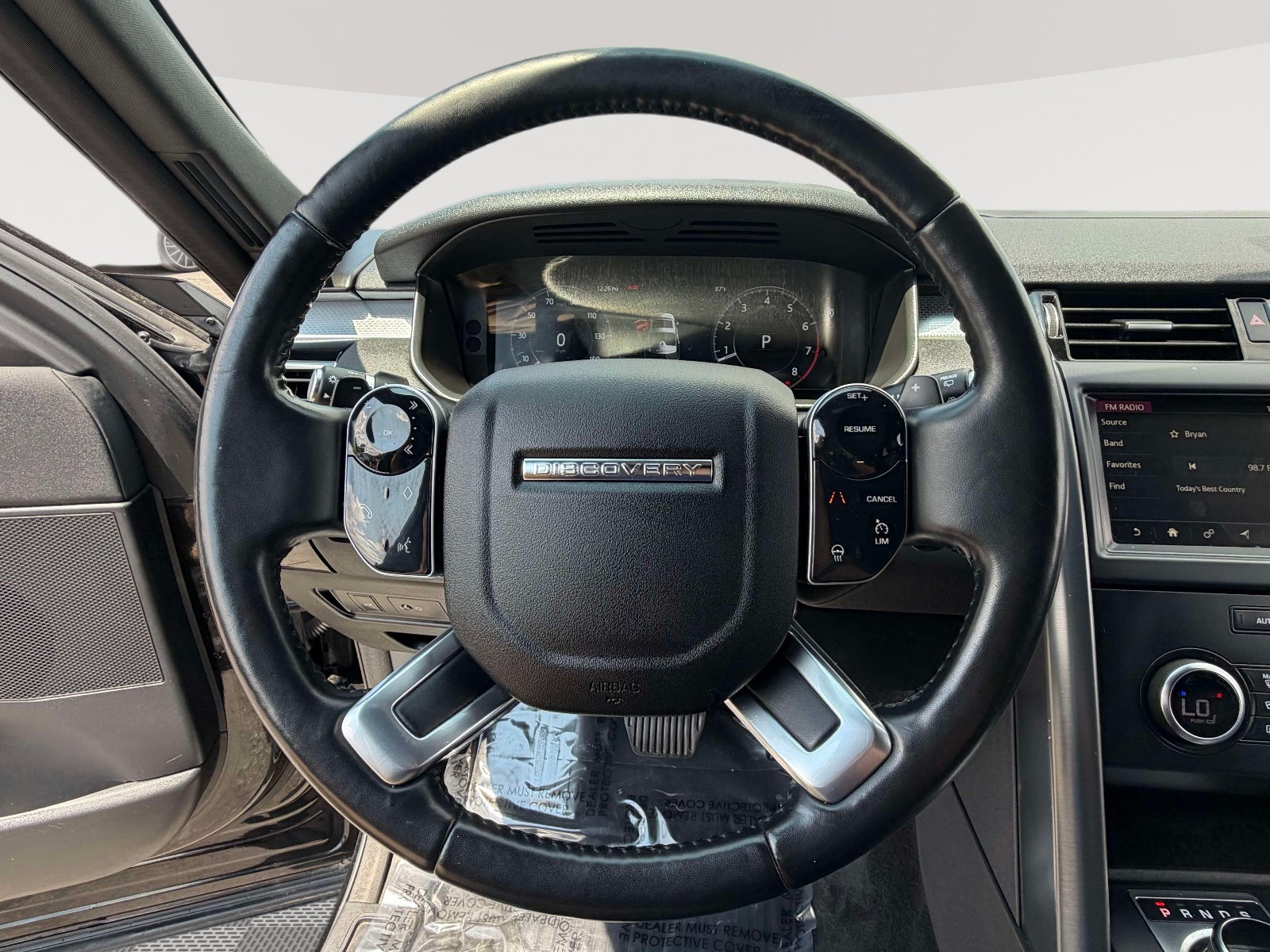 Used 2020 Land Rover Discovery Landmark AWD/4WD image 12
