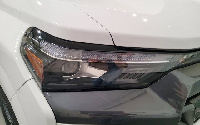 Used 2024 Chevrolet Colorado LT w/ LT Convenience Package III image 8