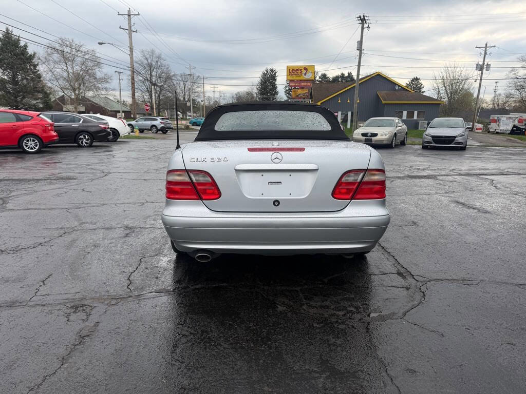 Used 2002 Mercedes-Benz CLK 320 Cabriolet image 9