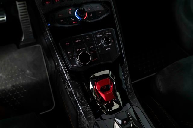 Used 2018 Lamborghini Huracan Performante image 19