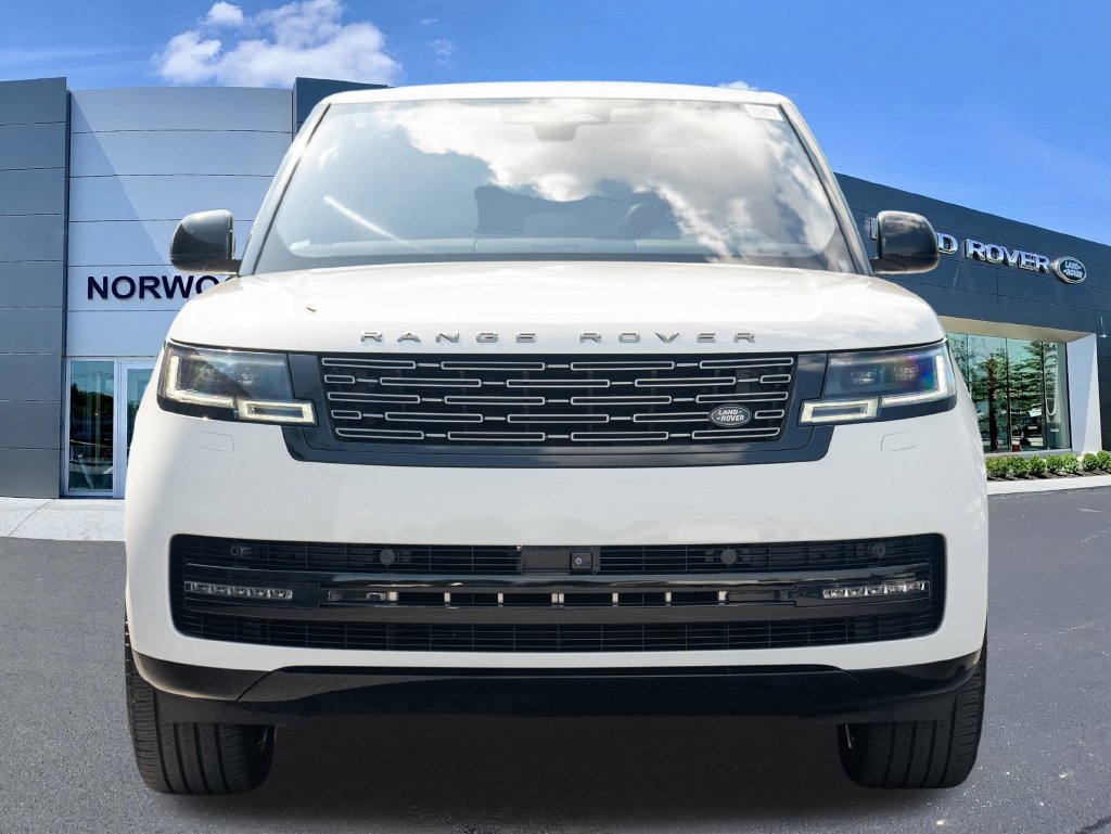 Used 2023 Land Rover Range Rover SE AWD/4WD image 2