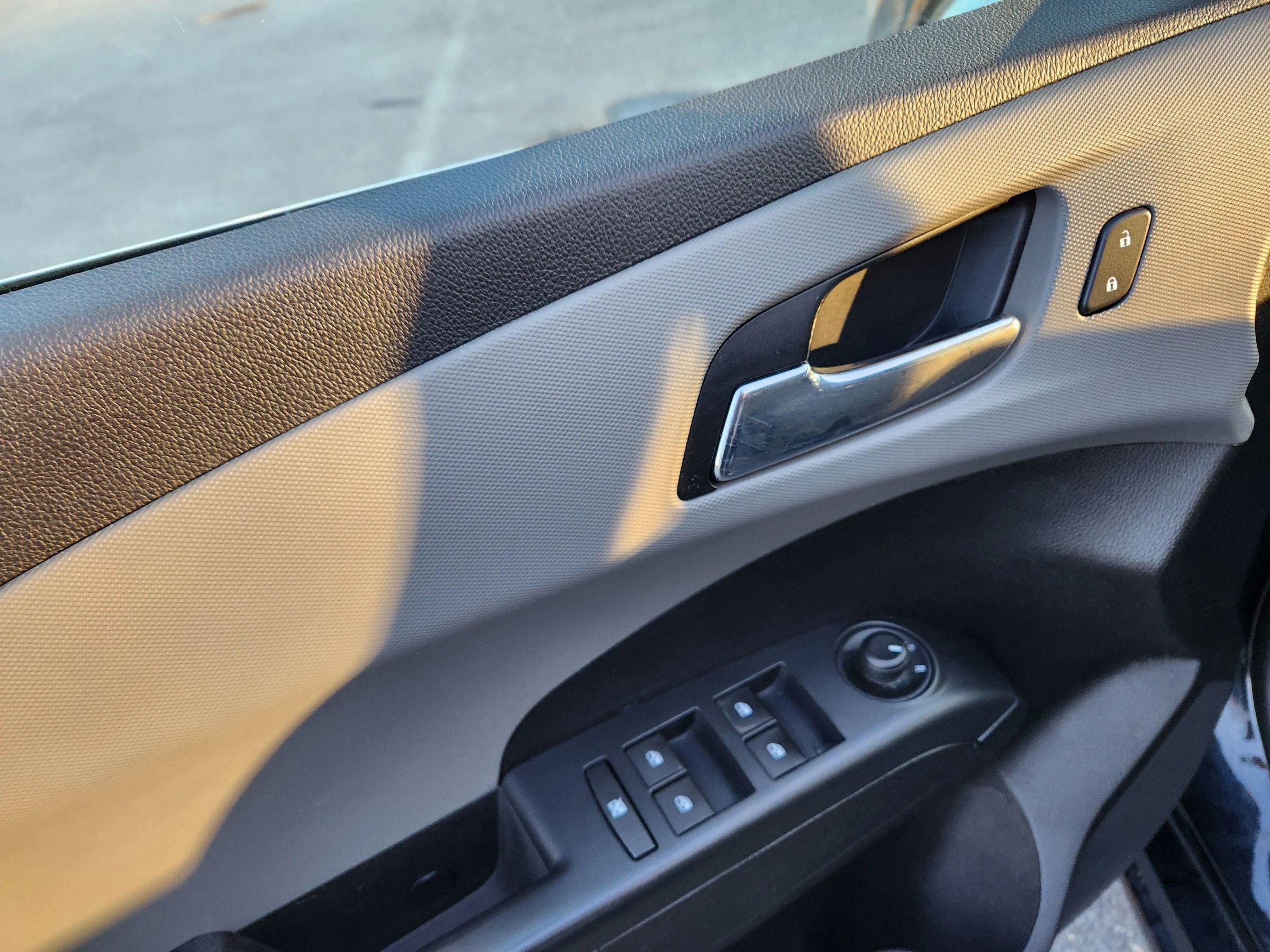 Used 2014 Chevrolet Sonic LT image 21