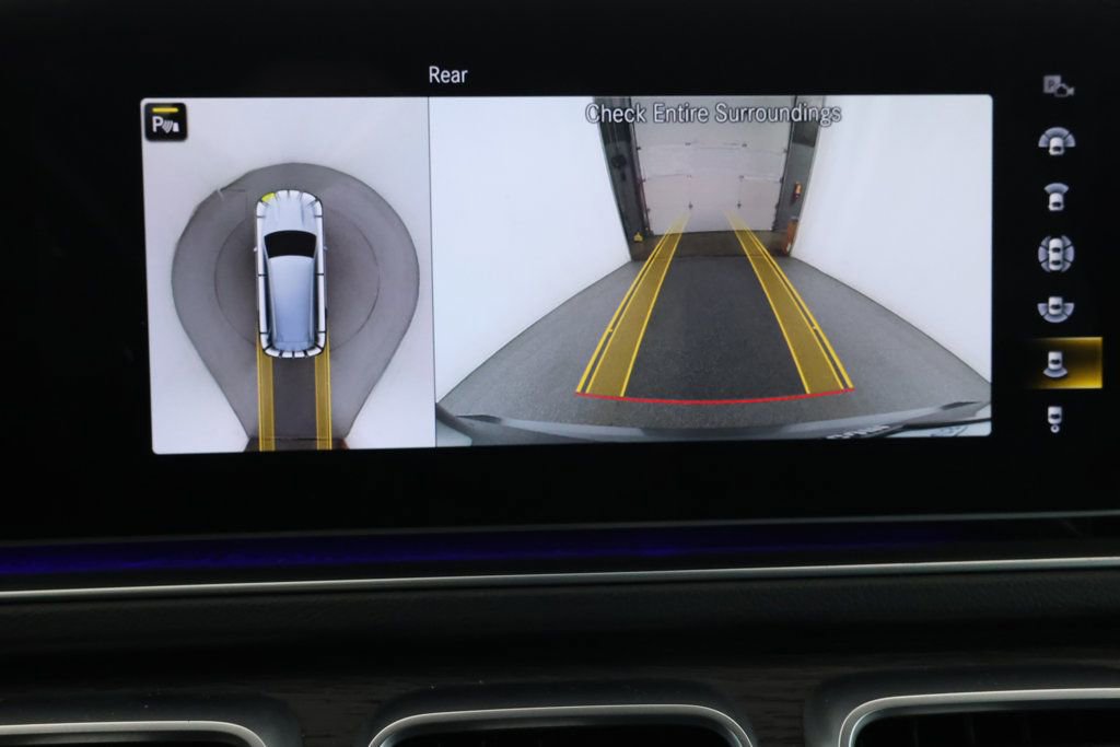 Used 2022 Mercedes-Benz GLS 450 4MATIC image 17