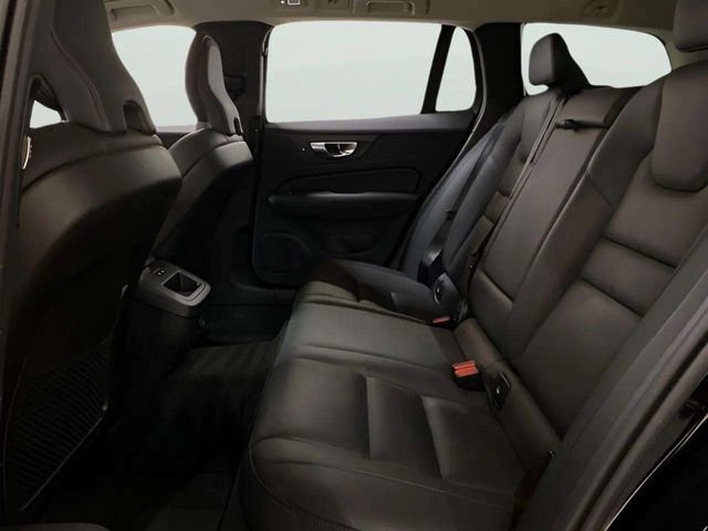 Used 2025 Volvo V60 B5 Cross Country Plus AWD/4WD image 64