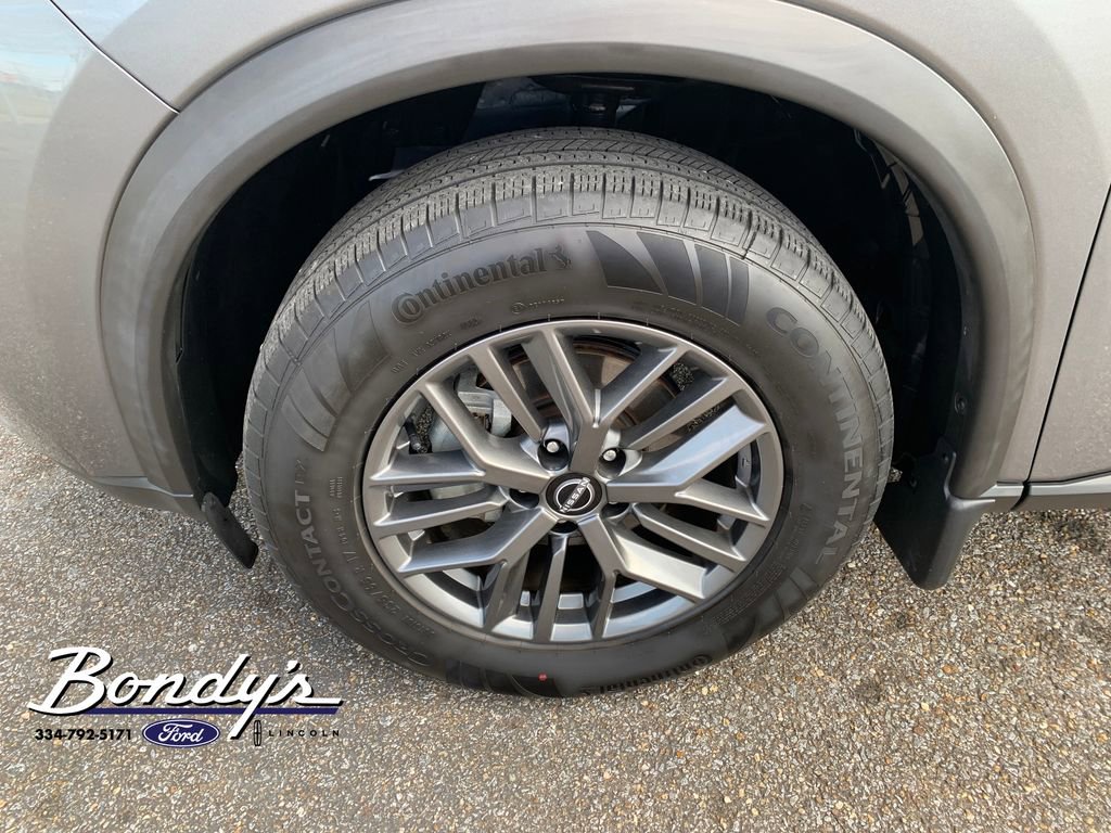 Used 2023 Nissan Rogue S image 8