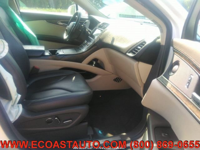 Used 2019 Lincoln Nautilus Reserve FWD image 6