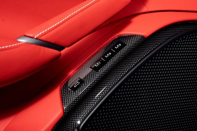 Certified 2025 Ferrari Roma Spider RWD image 59
