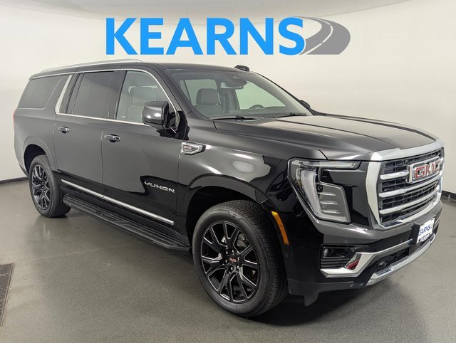 Used 2025 GMC Yukon XL Elevation image 1
