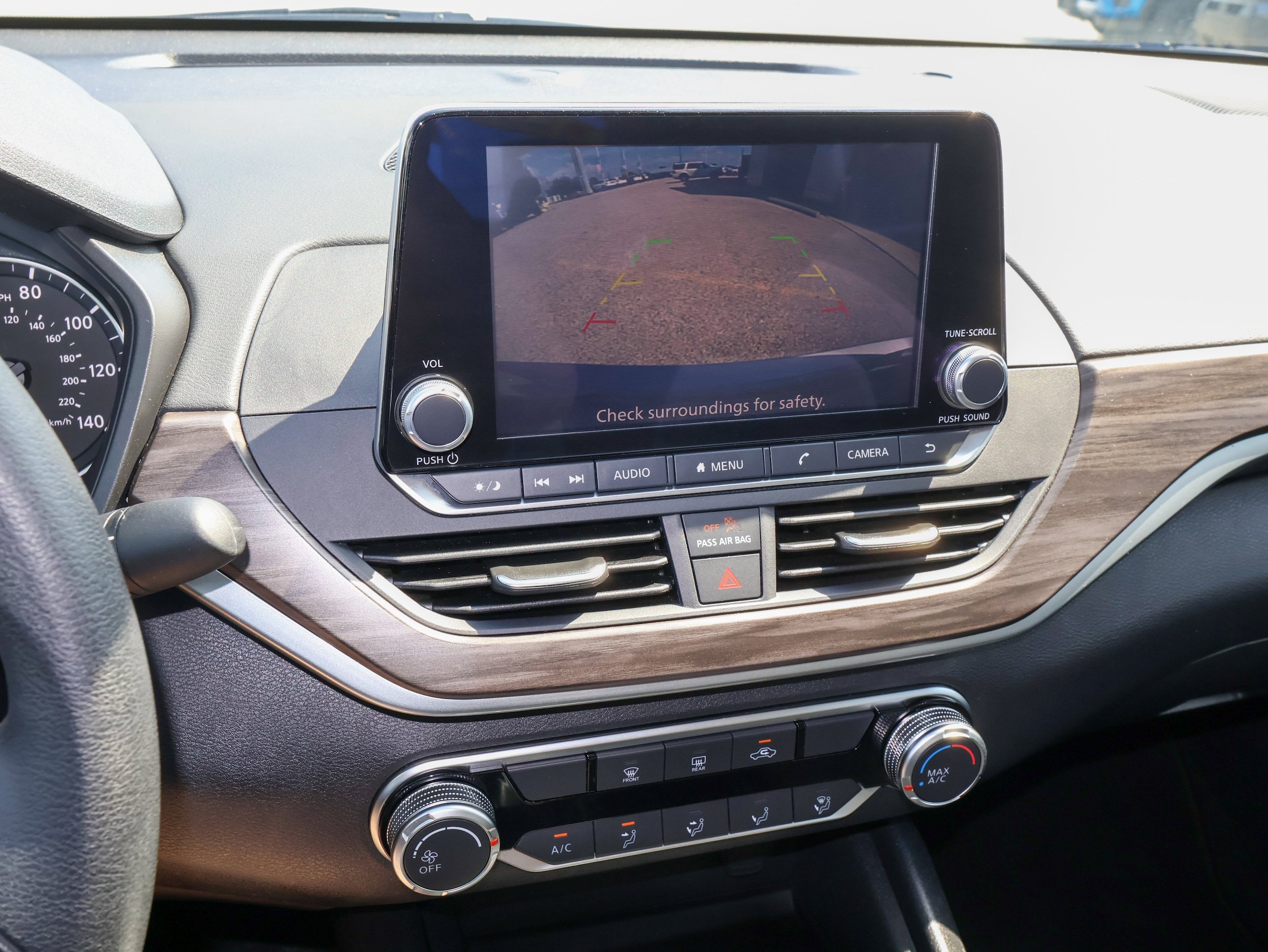 Used 2025 Nissan Altima 2.5 SV FWD image 17