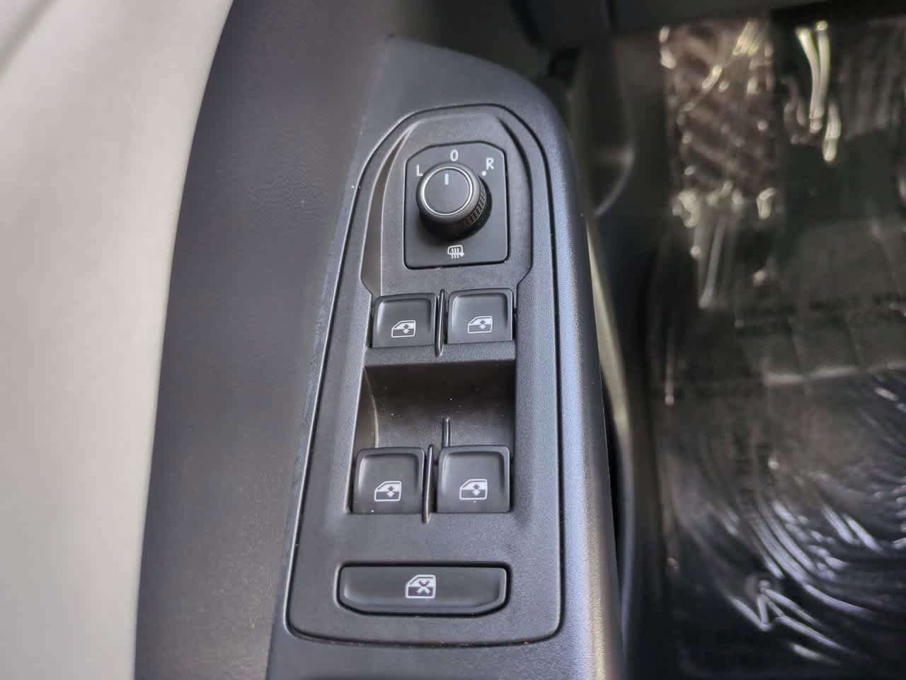 Used 2025 Volkswagen Taos SE AWD/4WD image 22
