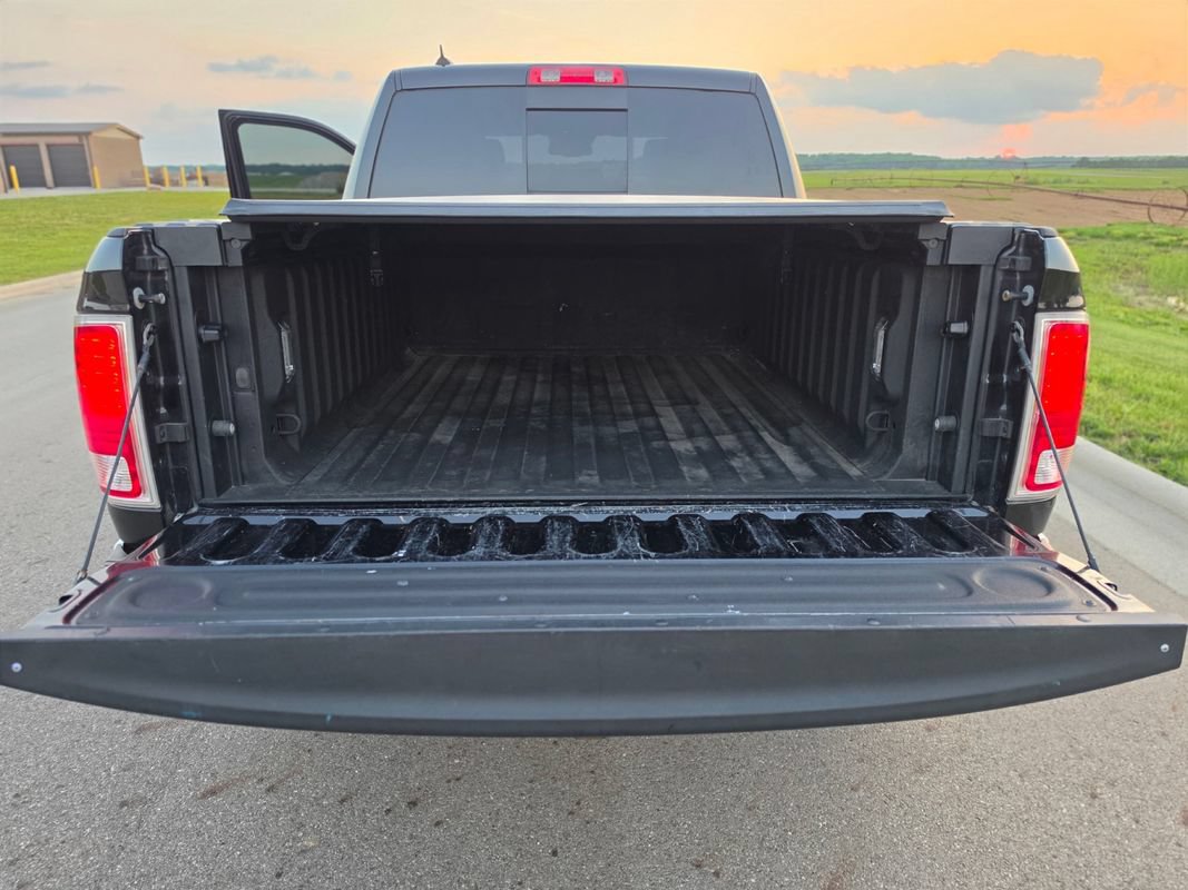 Used 2018 RAM 1500 Laramie w/ Convenience Group AWD/4WD image 24
