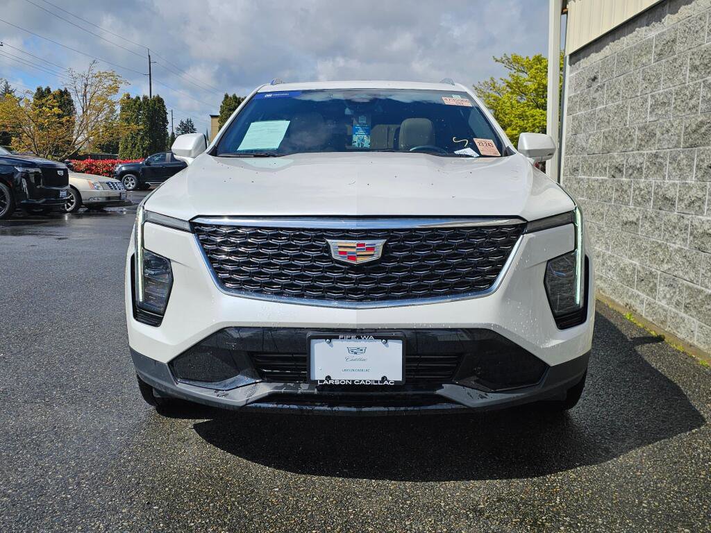 Used 2024 Cadillac XT4 Premium Luxury image 12