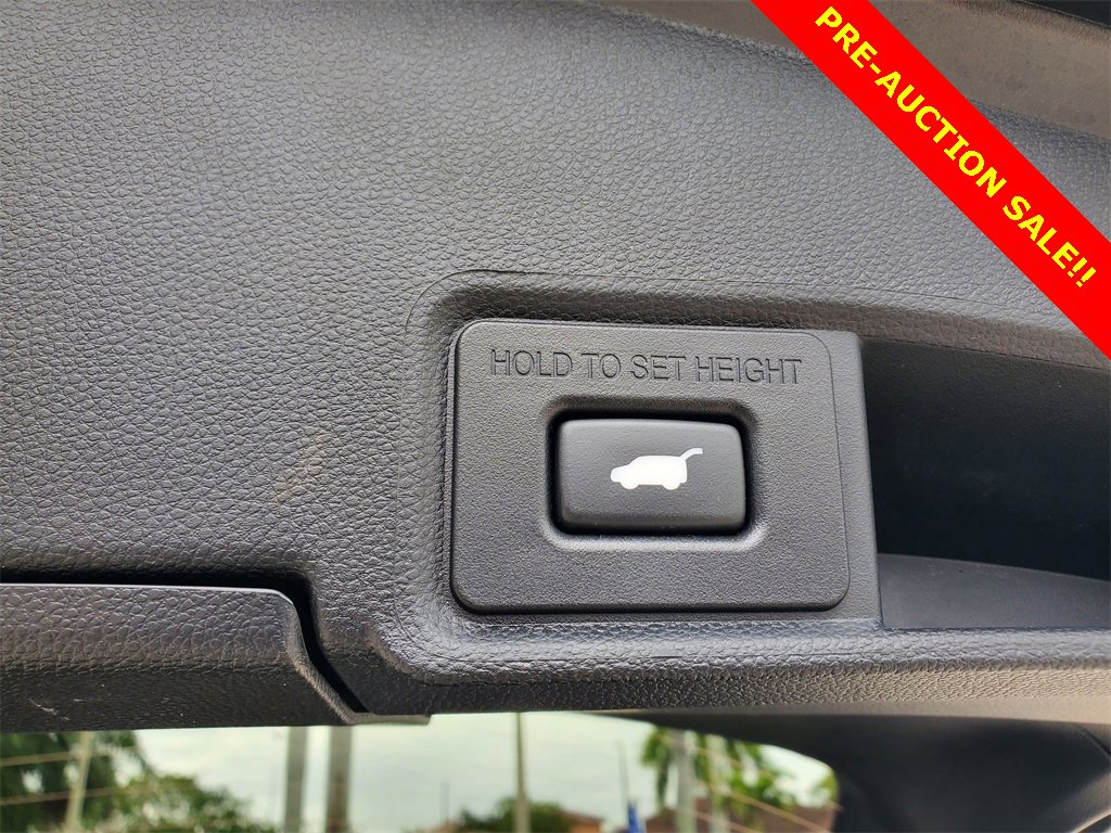 Used 2025 Acura RDX SH-AWD image 9