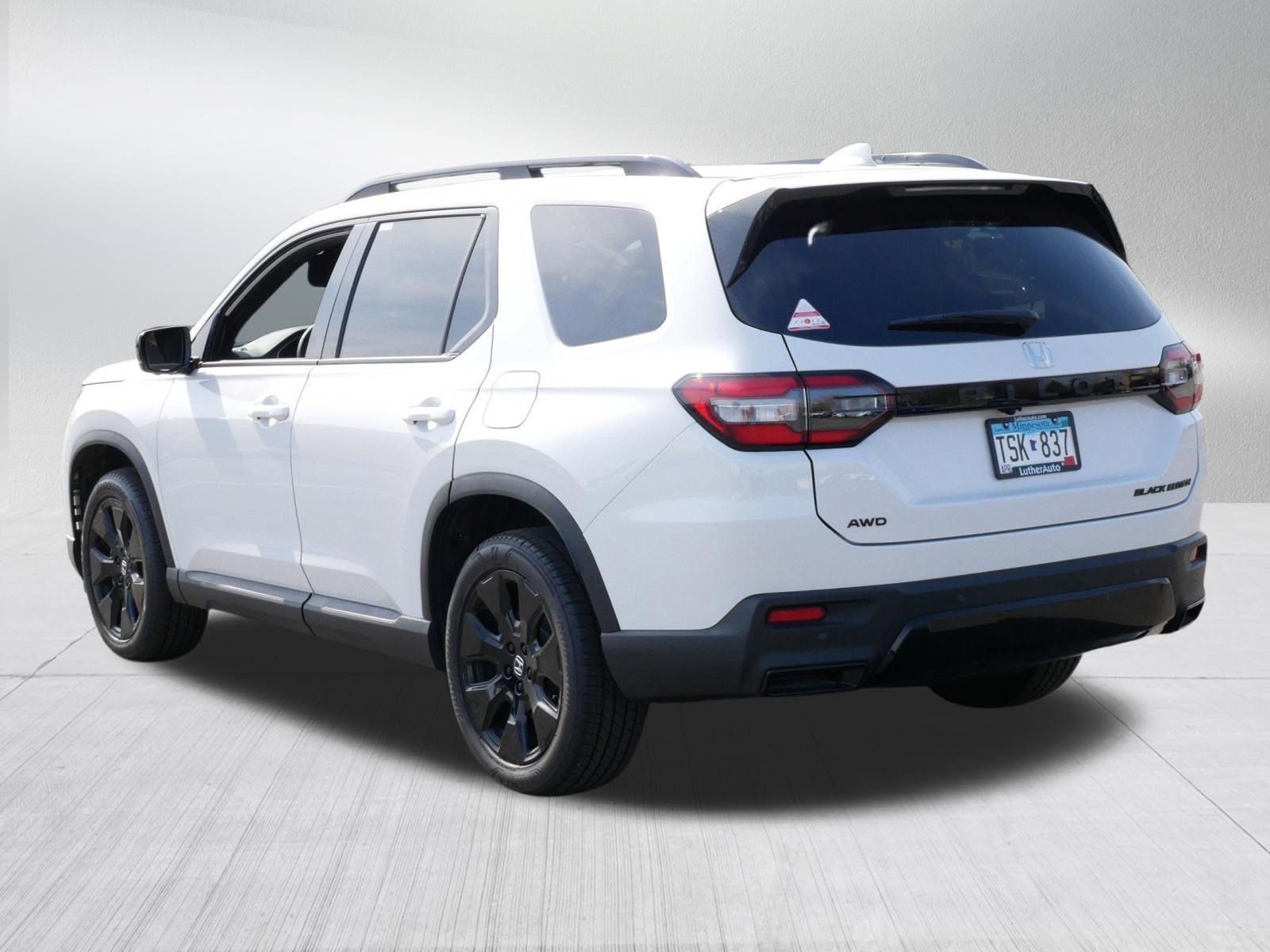 Certified 2026 Honda Pilot Black Edition image 5