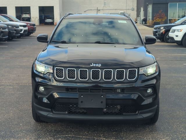 Used 2024 Jeep Compass Latitude image 8