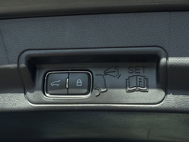 Used 2025 Ford Explorer ST-Line w/ ST-Line Street Pack AWD/4WD image 40