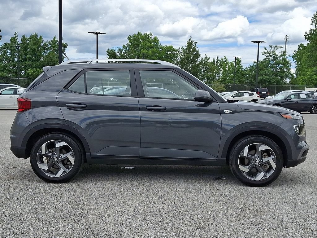 Used 2023 Hyundai Venue SEL w/ Cargo Package FWD image 10