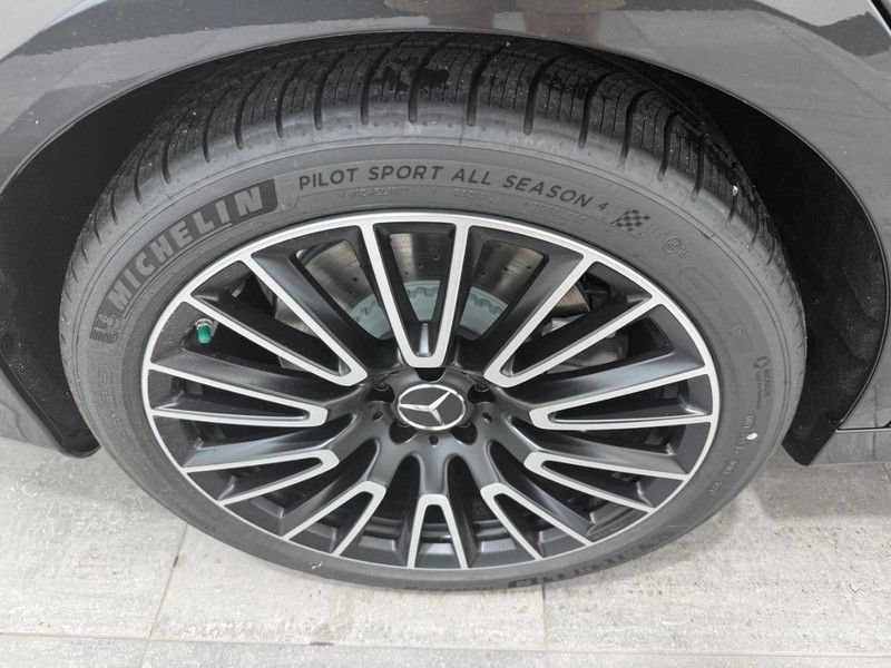 New 2026 Mercedes-Benz E 53 AMG e 4MATIC Sedan image 3