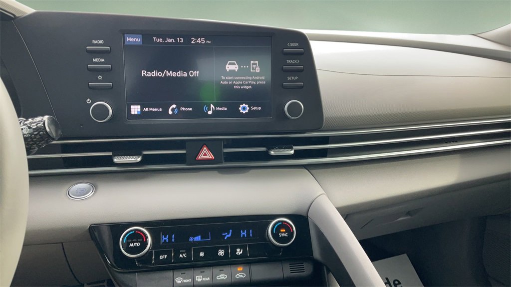 Certified 2025 Hyundai Elantra Sport image 22