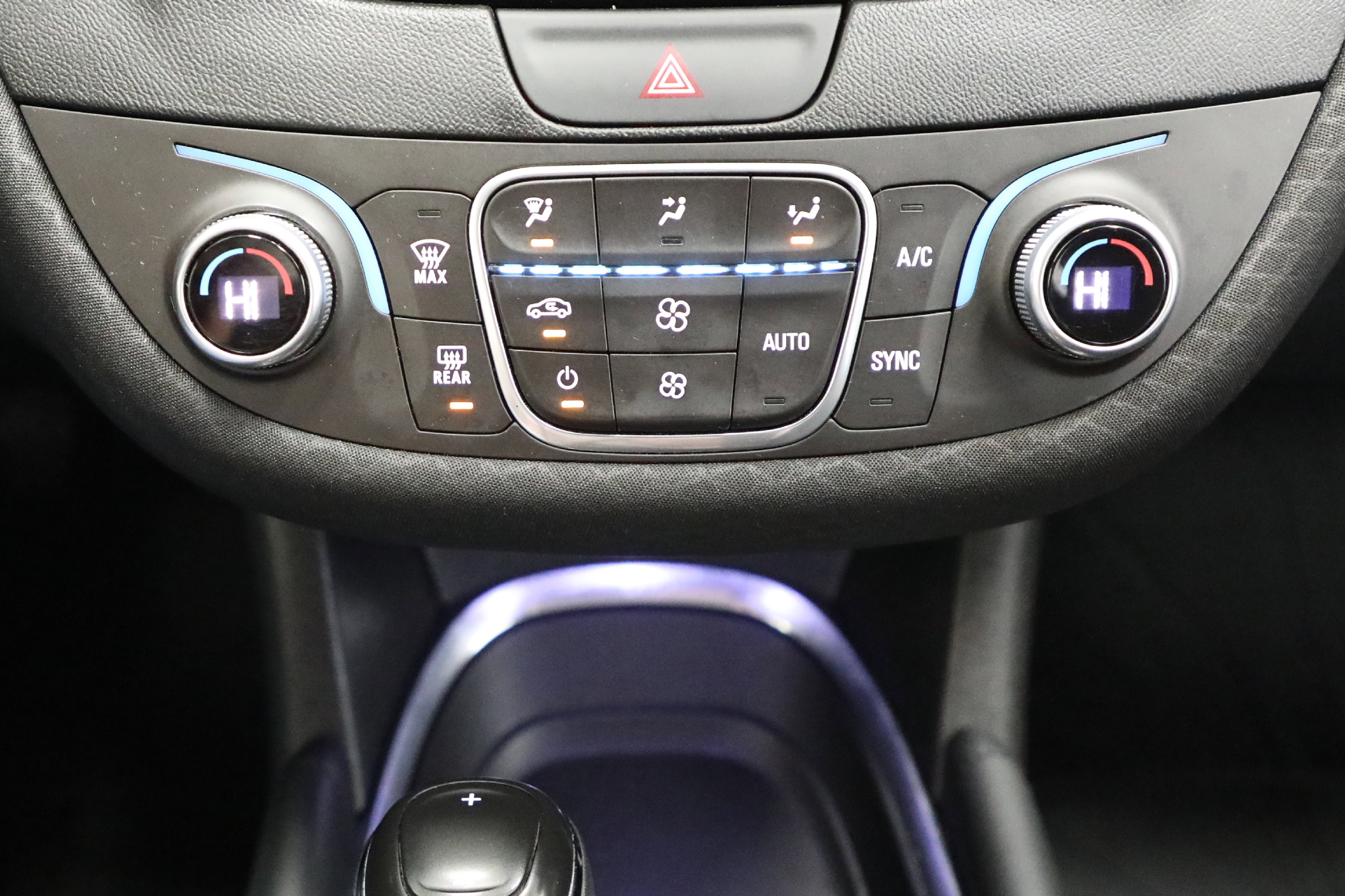 Used 2018 Chevrolet Malibu Hybrid image 7