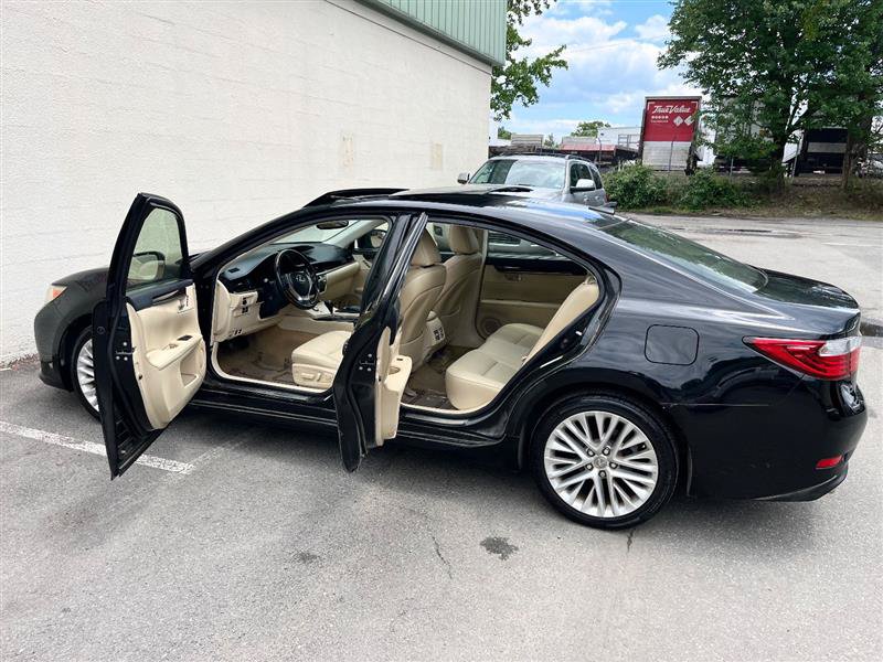 Used 2013 Lexus ES 350 w/ Ultra Luxury Pkg FWD image 8