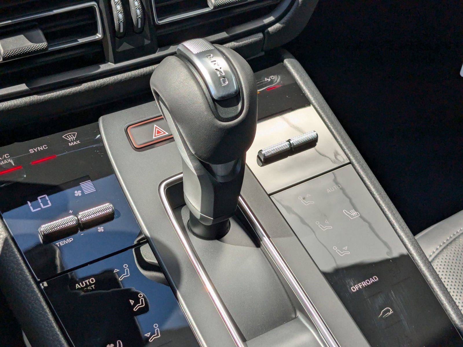 Certified 2025 Porsche Macan image 21