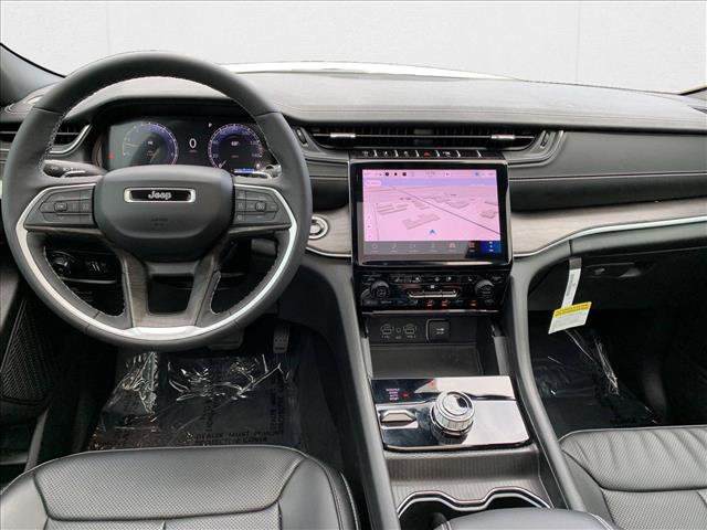 New 2025 Jeep Grand Cherokee Limited w/ Luxury Tech Group II image 23