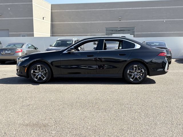 Used 2026 BMW 530i w/ Premium Package RWD image 9