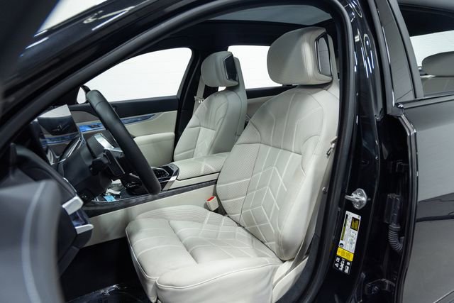 Certified 2023 BMW 760i xDrive AWD/4WD image 22
