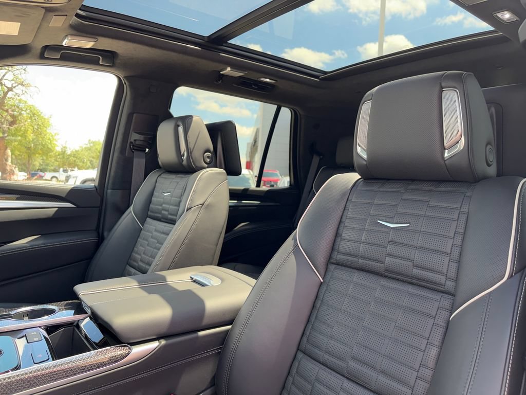 Used 2026 Cadillac Escalade V AWD/4WD image 10