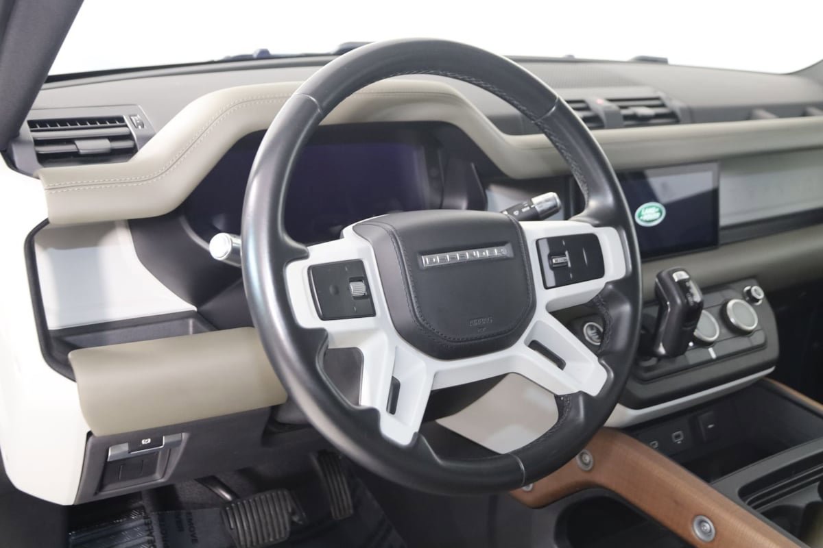 Used 2020 Land Rover Defender 110 SE AWD/4WD image 6