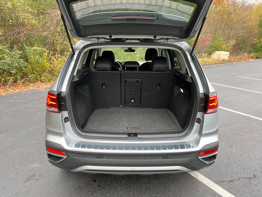 Used 2024 Volkswagen Taos SE image 22