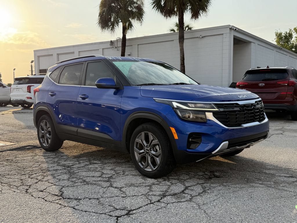 Used 2024 Kia Seltos S FWD image 2