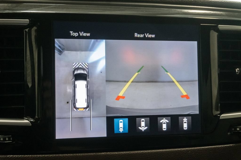 Used 2019 Chrysler Pacifica Touring-L Plus w/ Advanced Safetytec Group FWD image 17