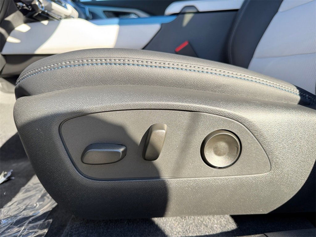 New 2026 Chevrolet Equinox EV LT image 10