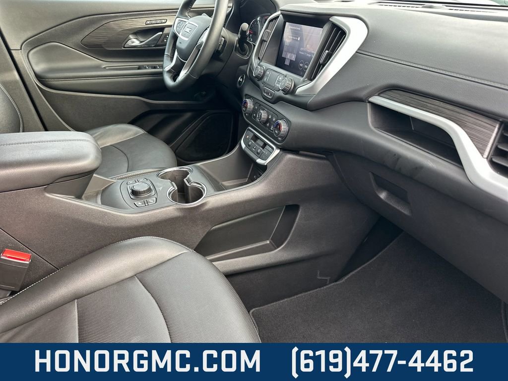 Used 2024 GMC Terrain SLT image 17