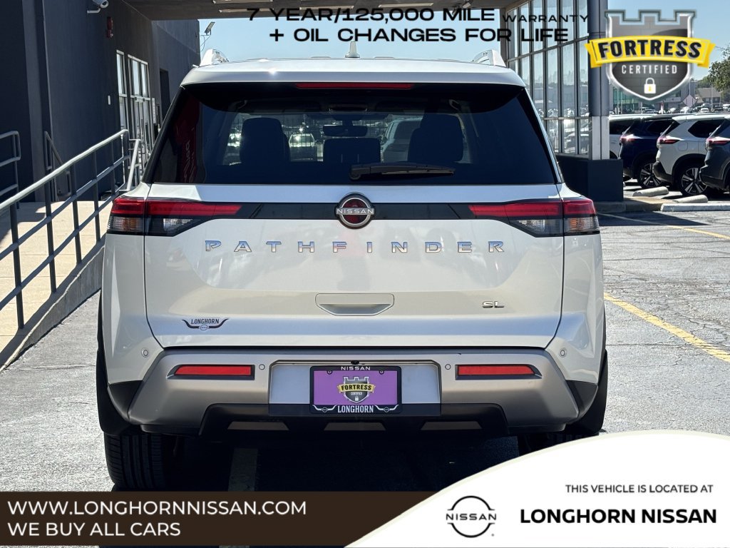Used 2024 Nissan Pathfinder SL FWD image 4