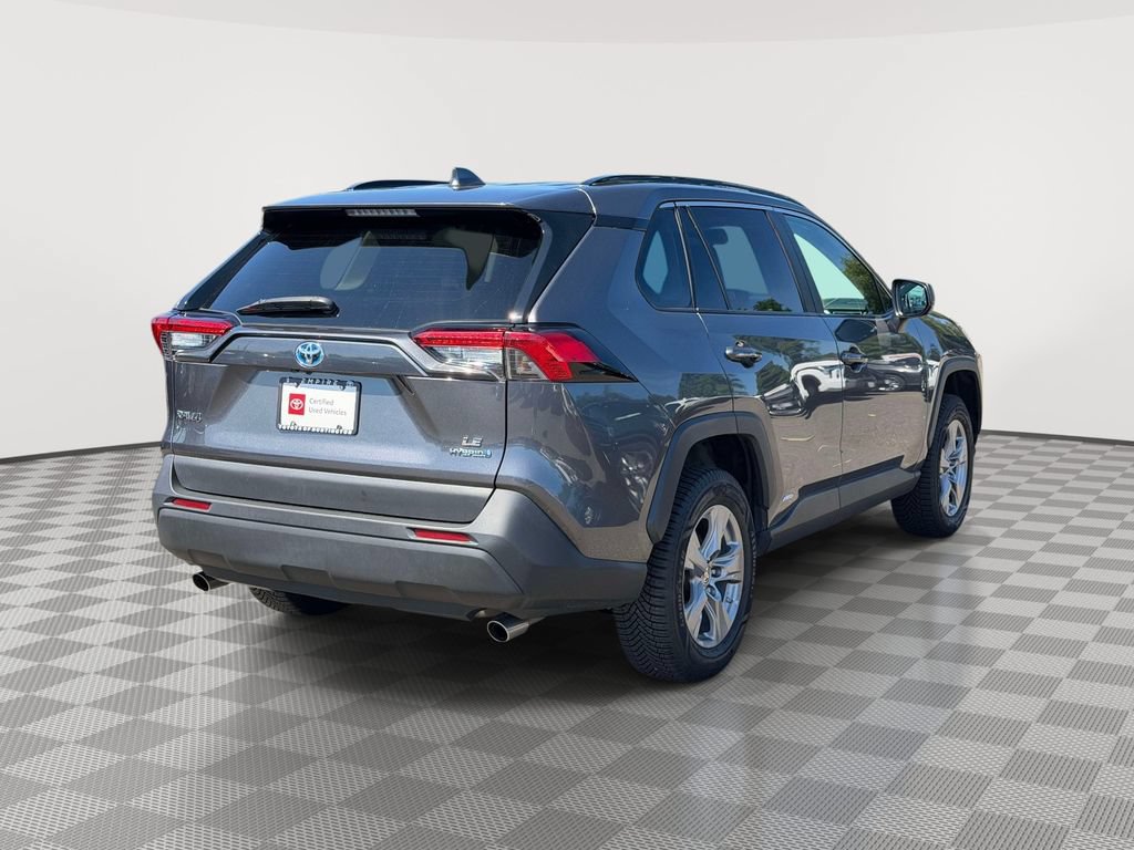 Used 2022 Toyota RAV4 LE AWD/4WD image 3