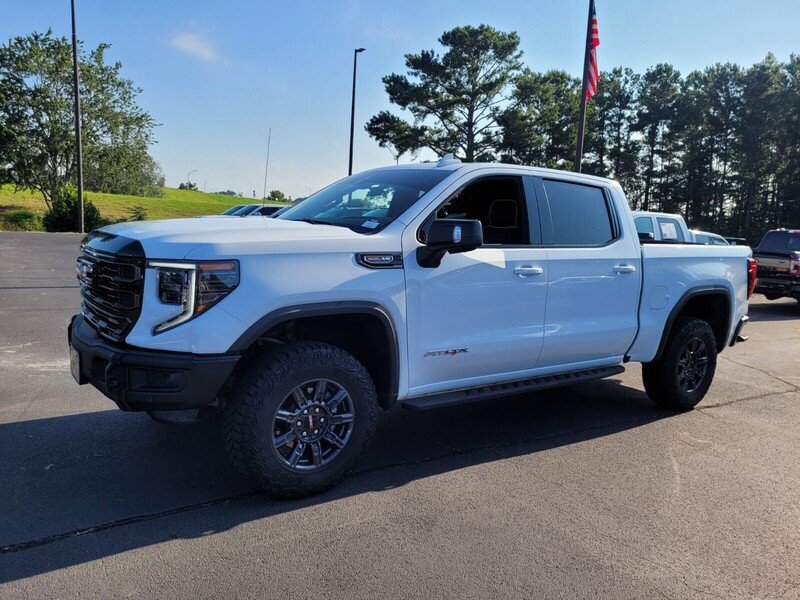 Used 2024 GMC Sierra 1500 AT4X image 4