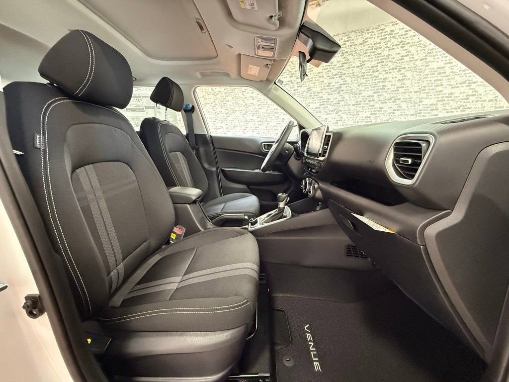 New 2026 Hyundai Venue SEL FWD image 19