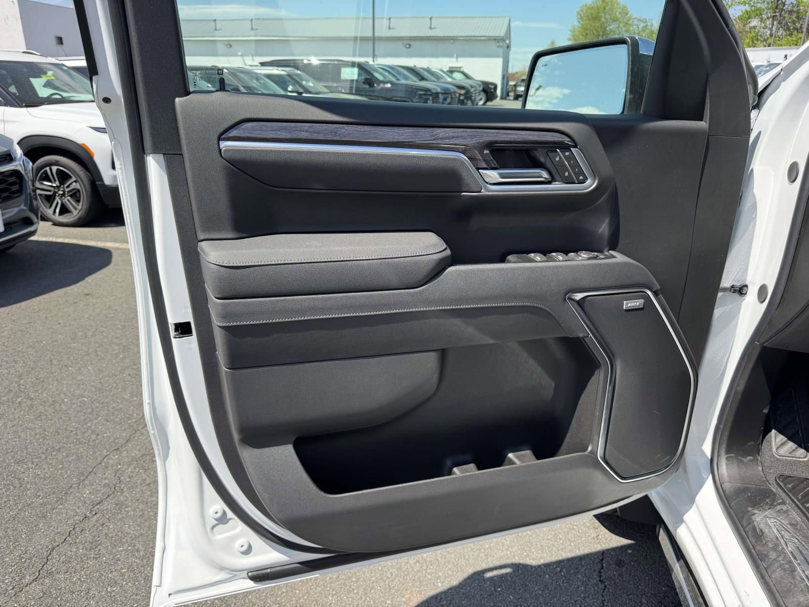 New 2026 Chevrolet Silverado 1500 LTZ w/ LTZ Premium Package image 23