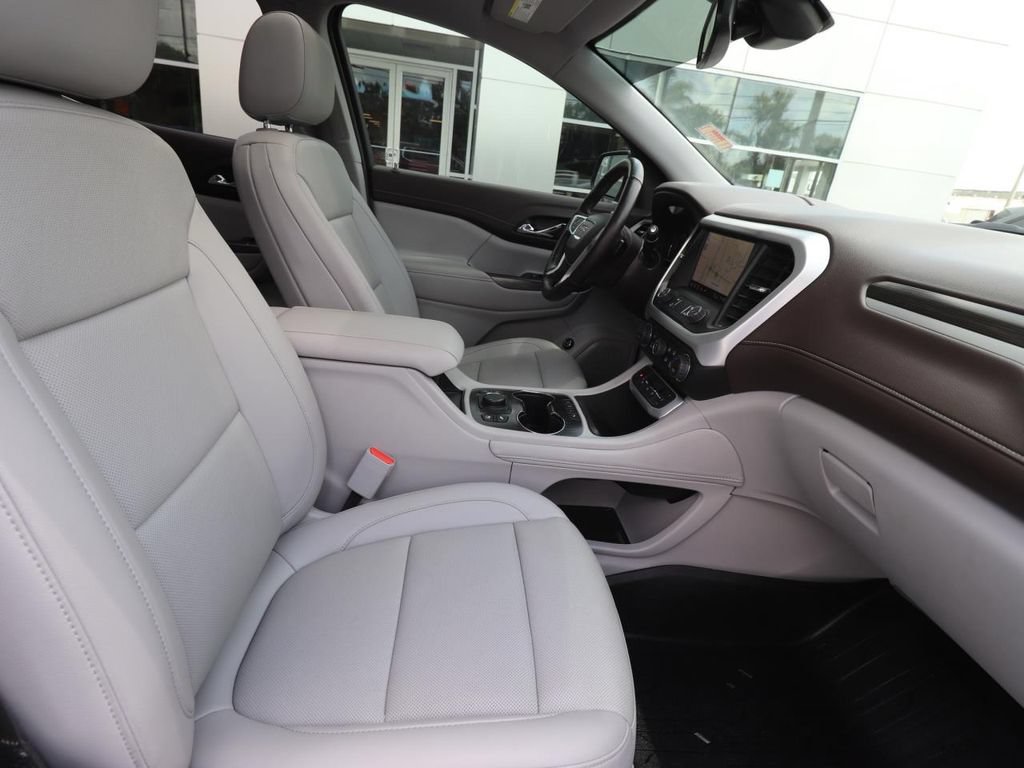 Used 2023 GMC Acadia SLT w/ Technology Package FWD image 25