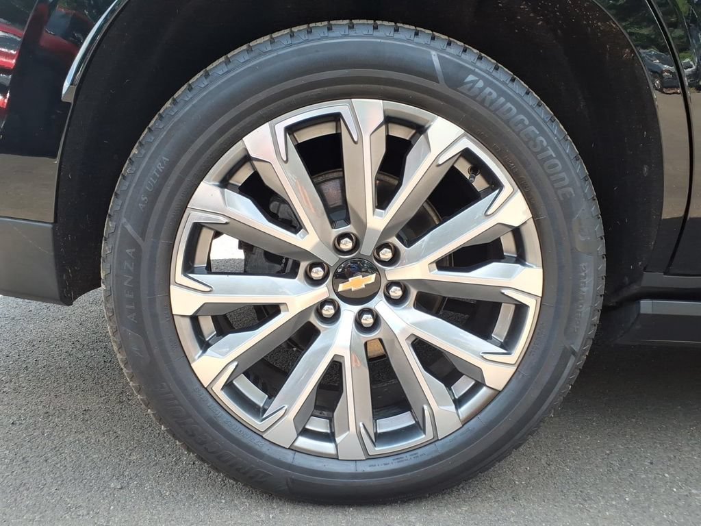Used 2025 Chevrolet Tahoe High Country AWD/4WD image 27