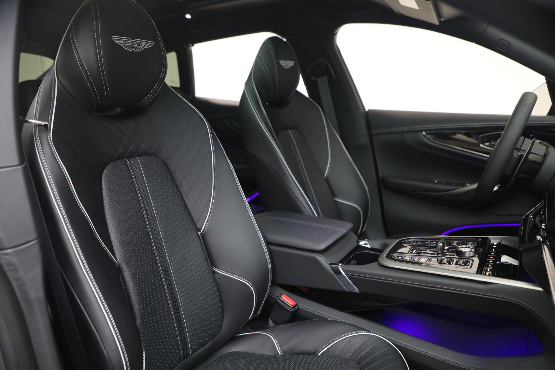 New 2026 Aston Martin DBX 707 image 26