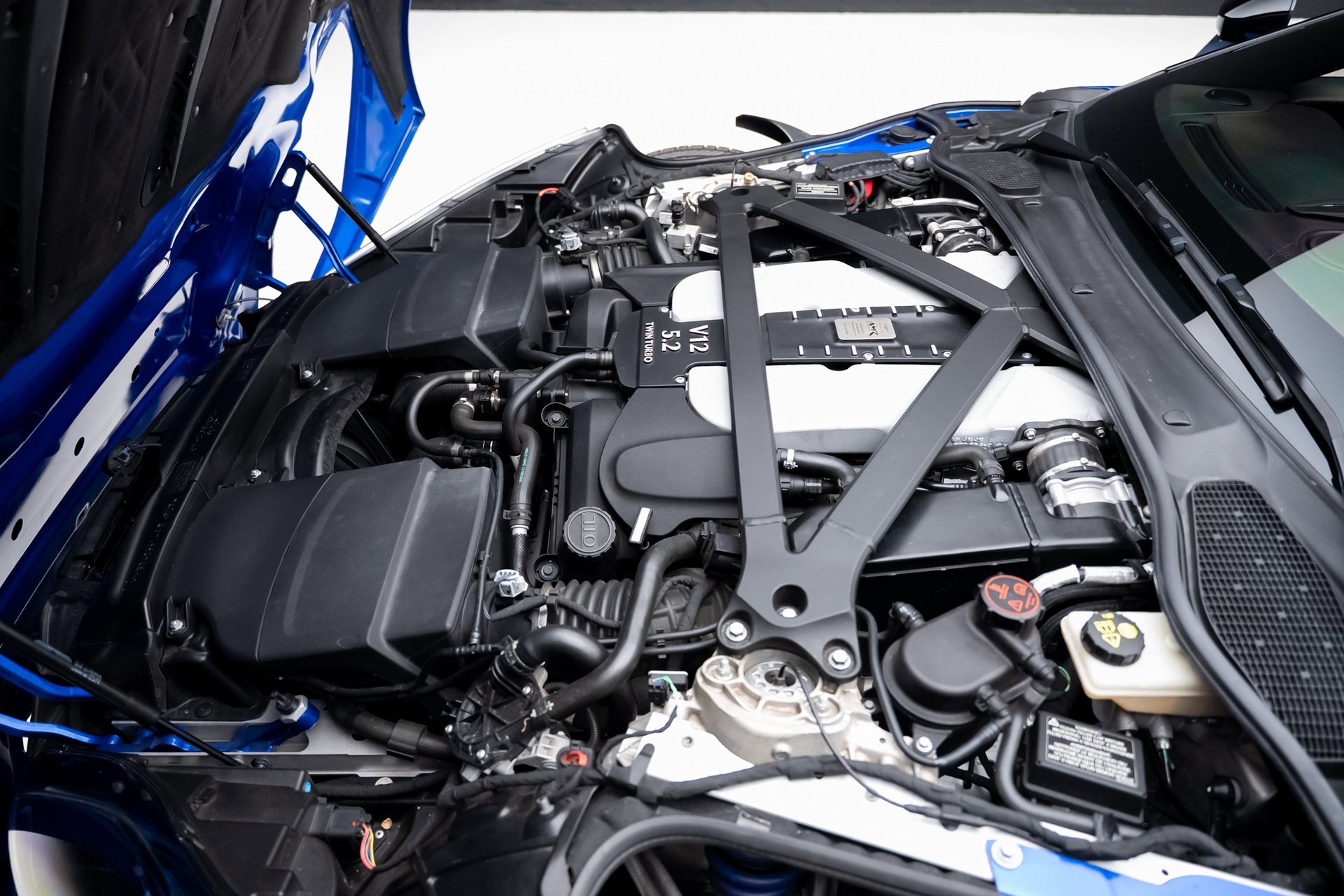 Used 2020 Aston Martin DB11 AMR image 72