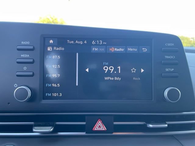 Used 2025 Hyundai Elantra Sport FWD image 18