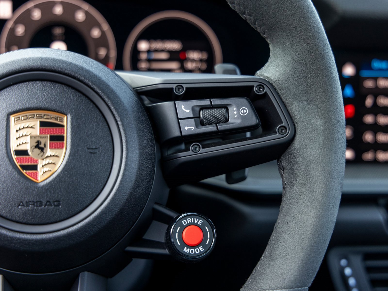 Certified 2025 Porsche 911 Carrera image 32