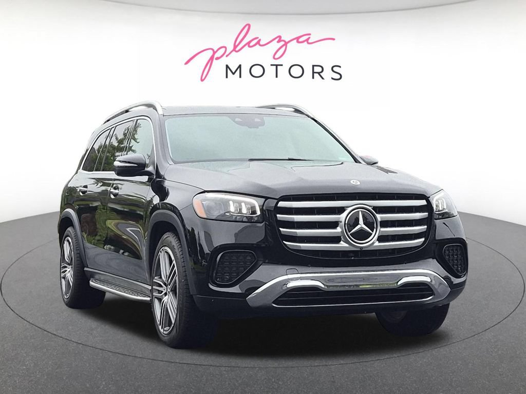 Used 2024 Mercedes-Benz GLS 450 4MATIC image 3