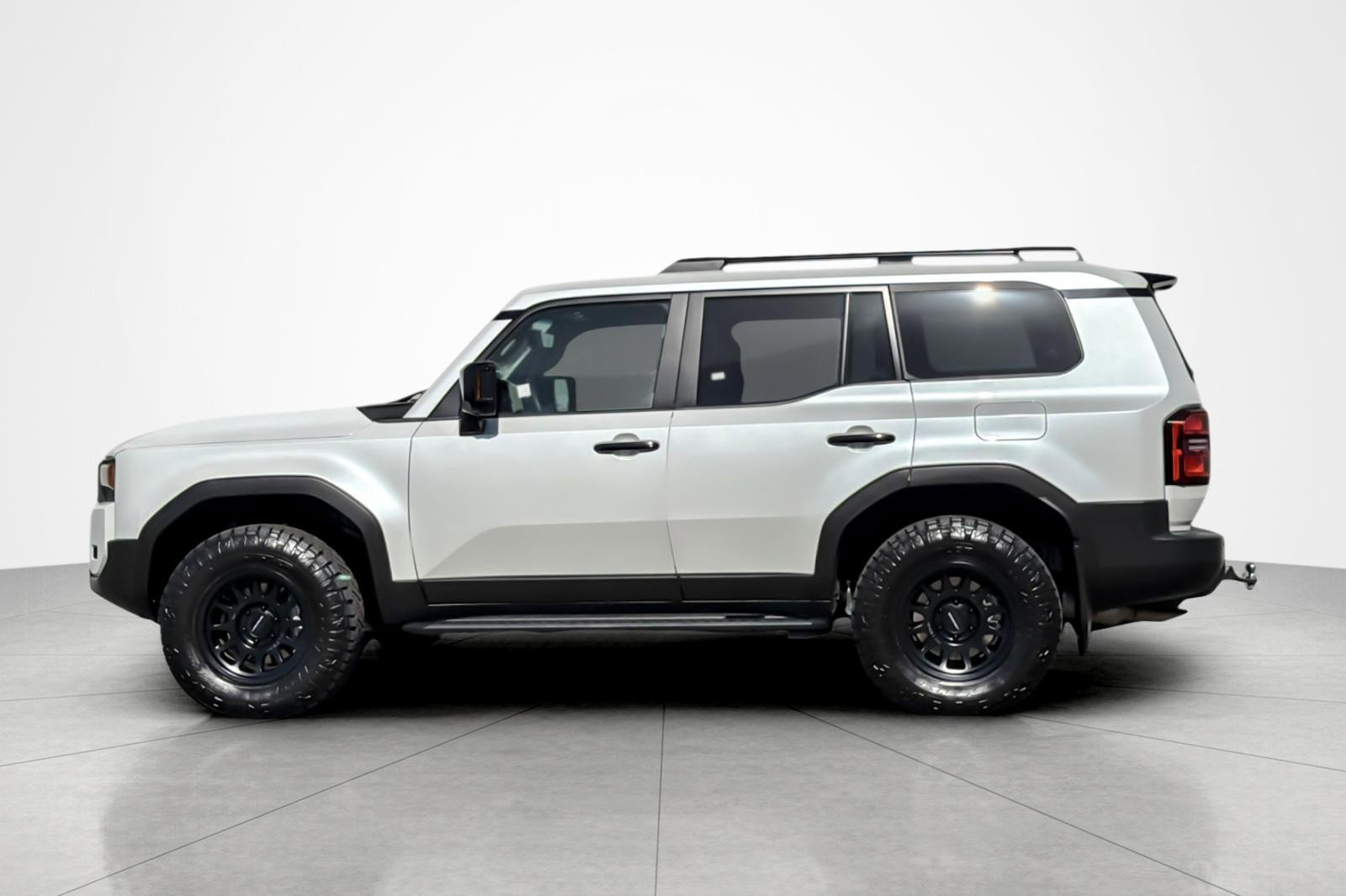 Certified 2025 Toyota Land Cruiser image 2